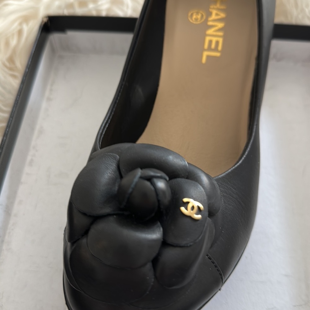 Authentic CHANEL Black Leather Heels with Floral Accent - Picture 9 of 13